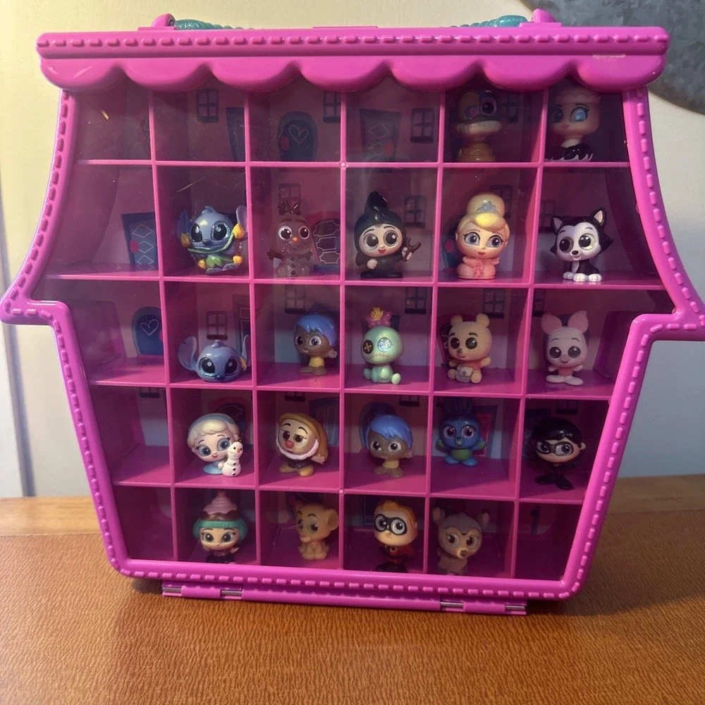 LOT 21 DISNEY‎ Doorables Figures in PINK Ultimate Collectors Case Rare